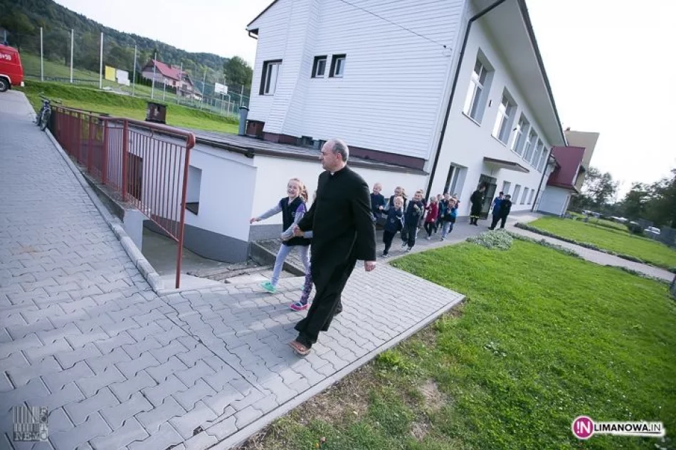 Próbne ewakuacje uczniów i przedszkolaków w Gminie Tymbark 2014 - zdjęcie 12