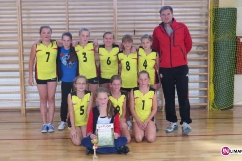 Piłkarskie mistrzostwo powiatu dla dziewcząt ze Słopnic - zdjęcie 2