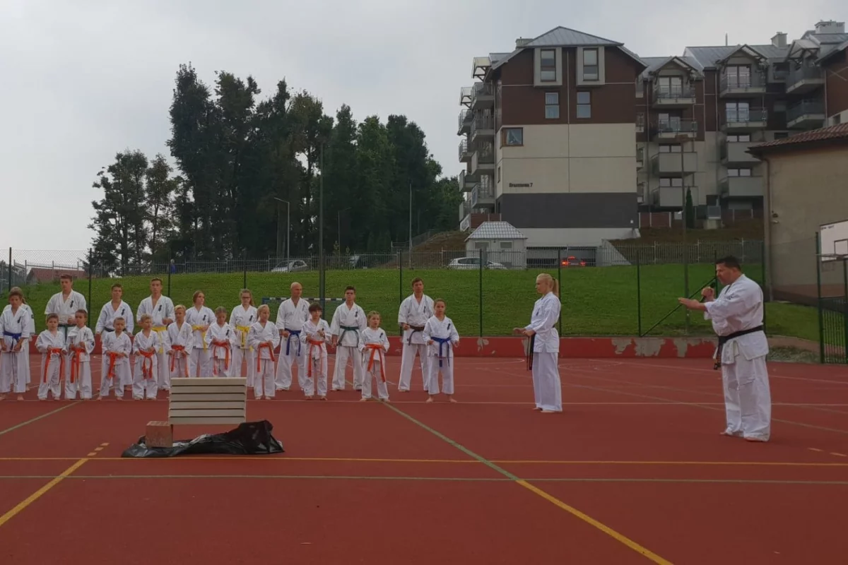 Pokaz Karate w limanowskiej “trójce” na Pikniku Integracyjnym