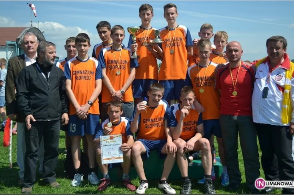 Wojewódzkie 'Złoto' i 'Srebro' biegowych, przełajowych sztafet ze Słopnic - zdjęcie 2