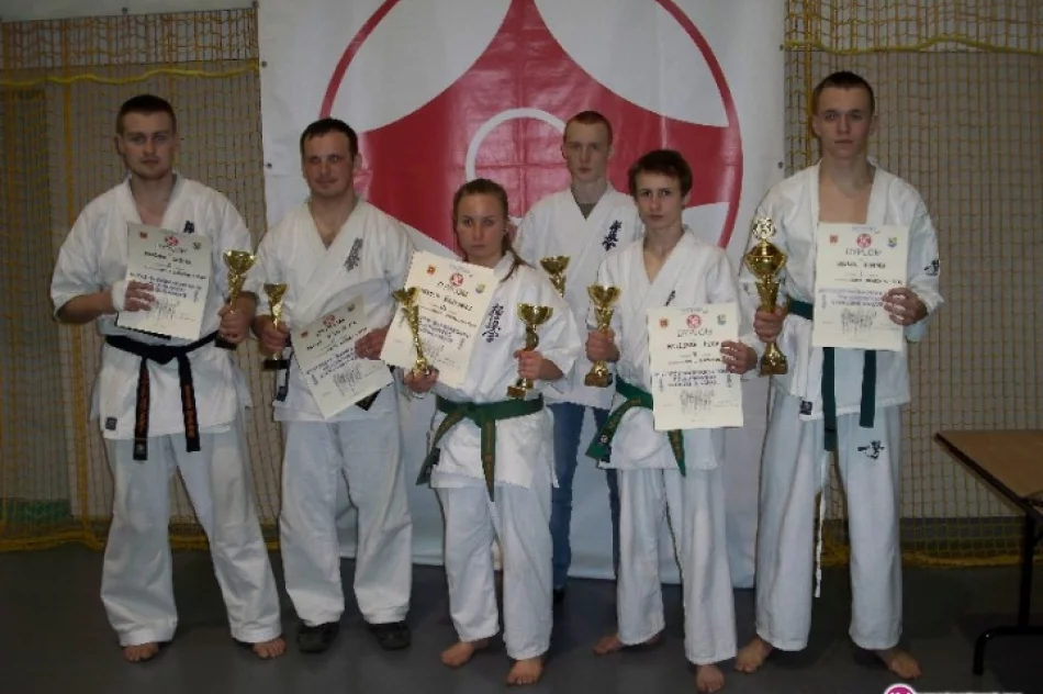 9 medali w Olkuszu! Drużynowy sukces LKKK IKO! - zdjęcie 2