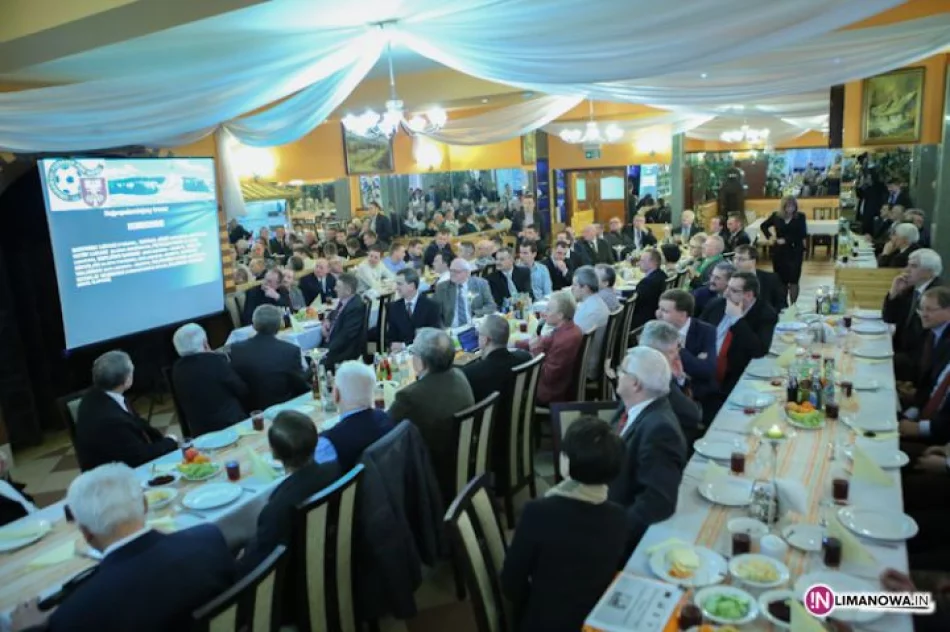 Gala XVI Plebiscyctu na "Najpopularniejszego piłkarza i trenera piłki nożnej Ziemi Limanowskiej 2013" - zdjęcie 6