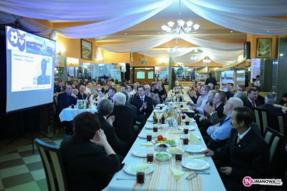 Gala XVI Plebiscyctu na "Najpopularniejszego piłkarza i trenera piłki nożnej Ziemi Limanowskiej 2013" - zdjęcie 9