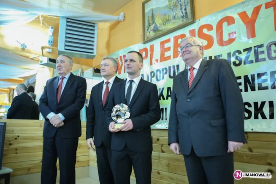 Gala XVI Plebiscyctu na "Najpopularniejszego piłkarza i trenera piłki nożnej Ziemi Limanowskiej 2013" - zdjęcie 12