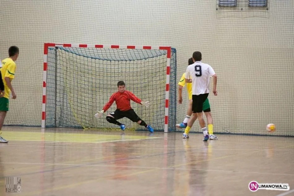 W piątek rusza Limanowska LIGA FUTSALU /kat. +30 lat/ - zdjęcie 3