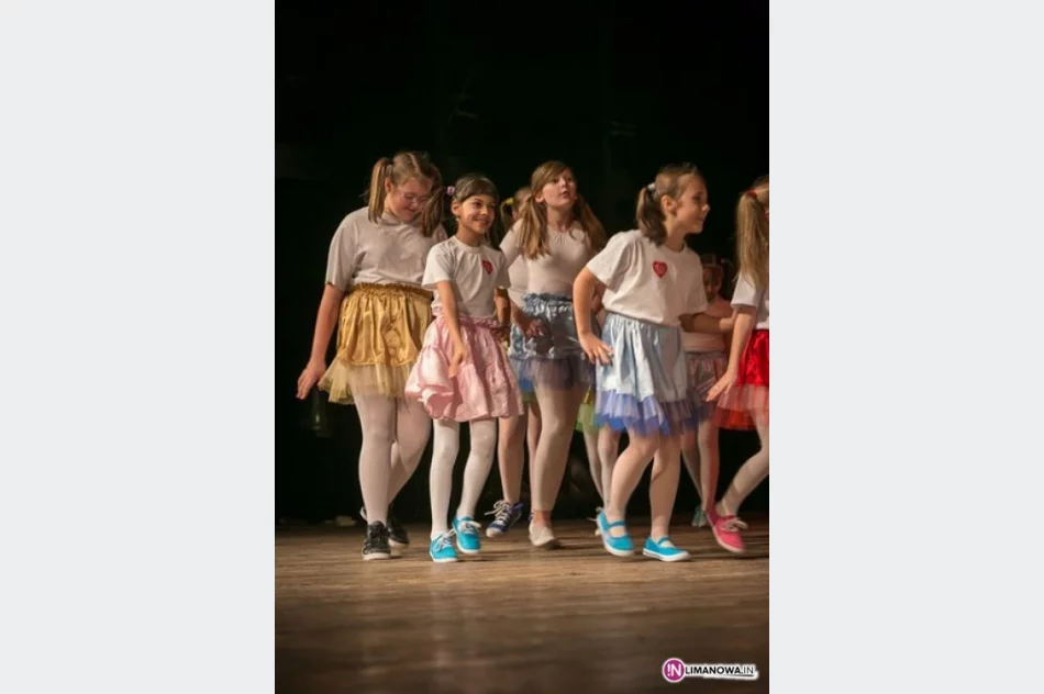 Turniej halowej piłki nożnej żaków i orlików w Mordarce (11.01.2014) - zdjęcie 2