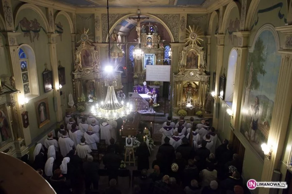 Pogrzeb śp. ks. prałata Jana Wątroby - zdjęcie 2