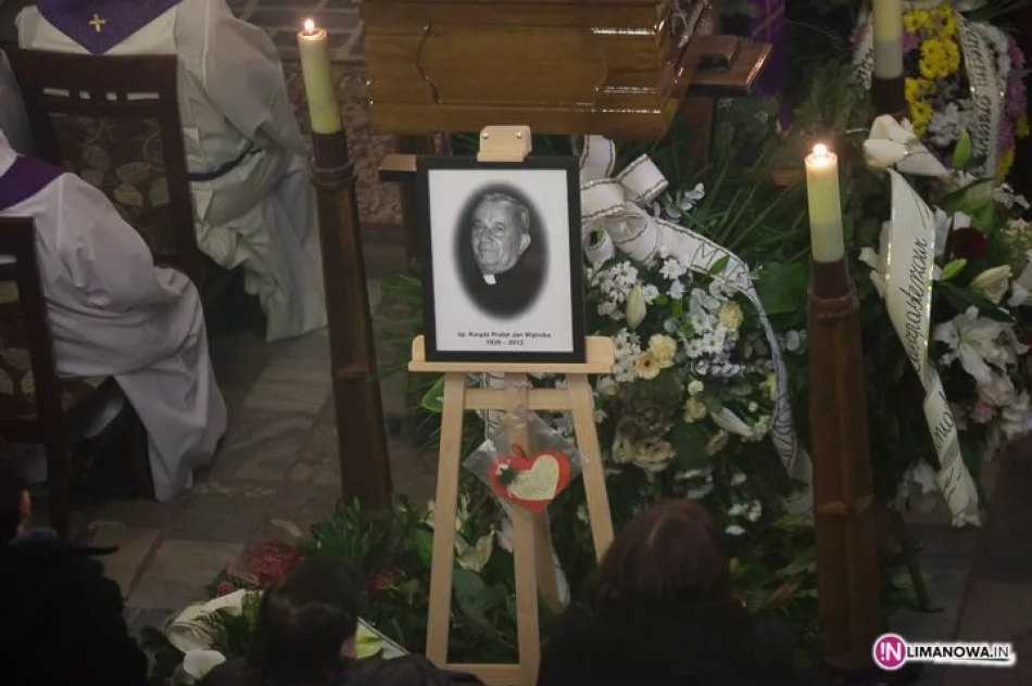 Pogrzeb śp. ks. prałata Jana Wątroby - zdjęcie 8