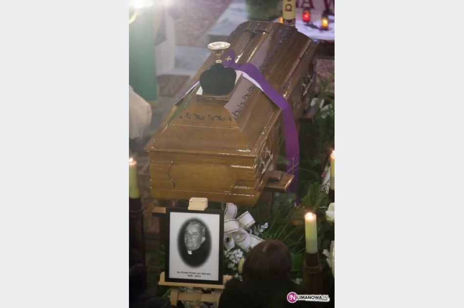 Pogrzeb śp. ks. prałata Jana Wątroby - zdjęcie 10