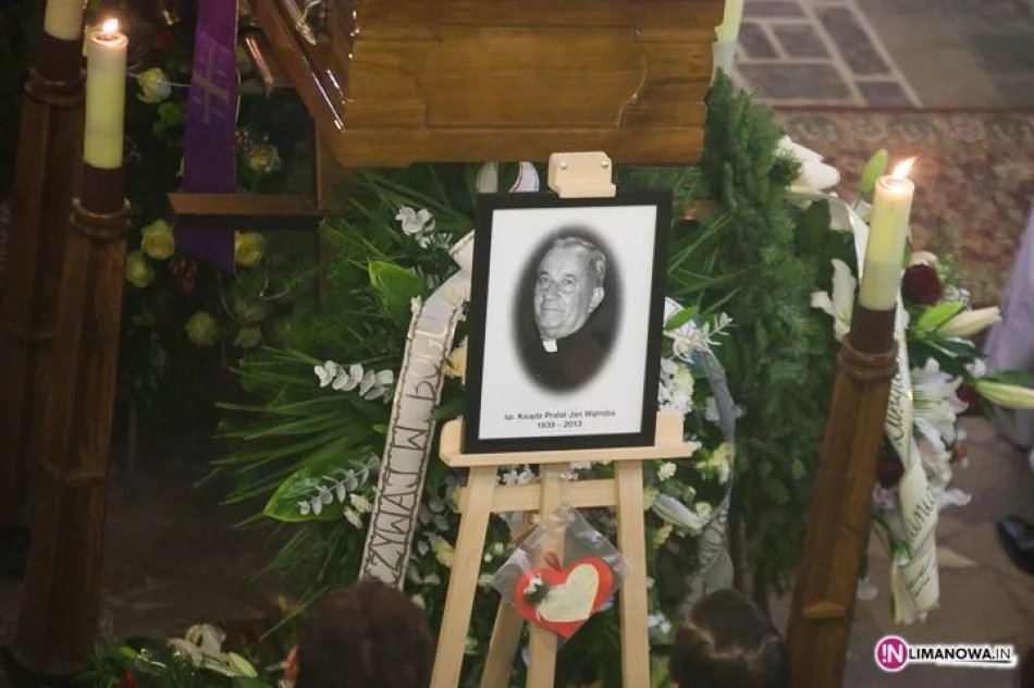 Pogrzeb śp. ks. prałata Jana Wątroby - zdjęcie 13