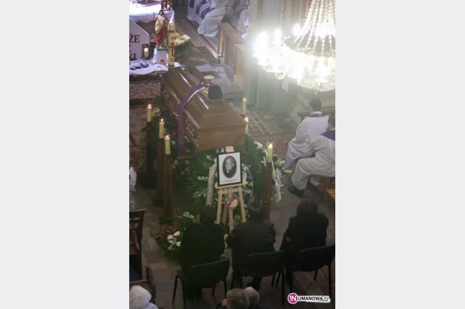 Pogrzeb śp. ks. prałata Jana Wątroby - zdjęcie 14