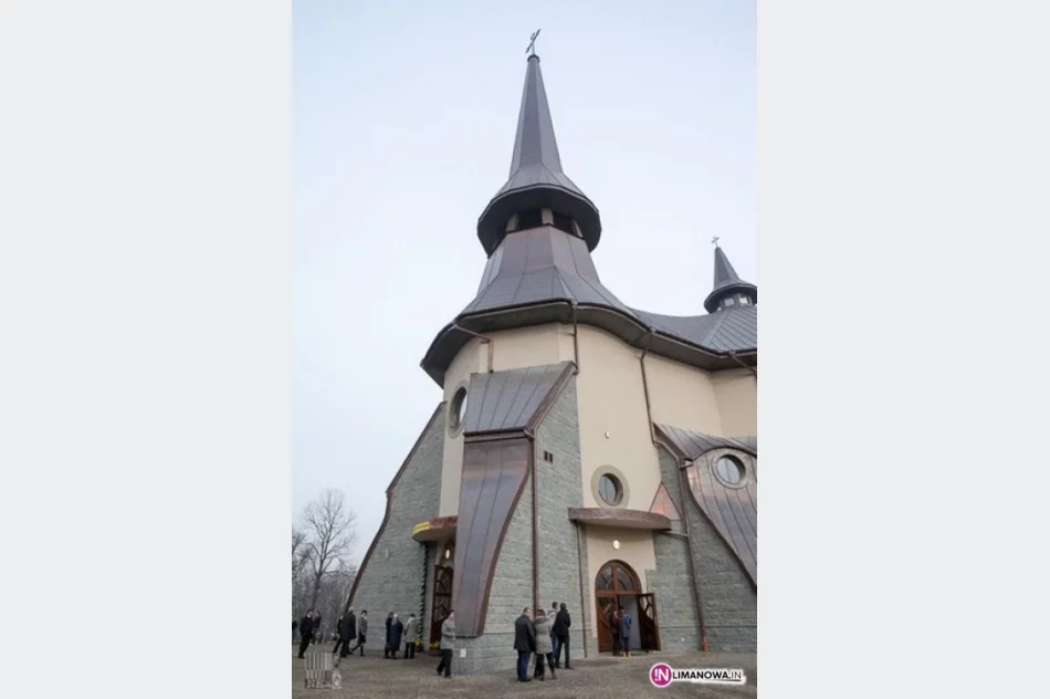 Poświęcenie nowego kościoła w Słopnicach - zdjęcie 6