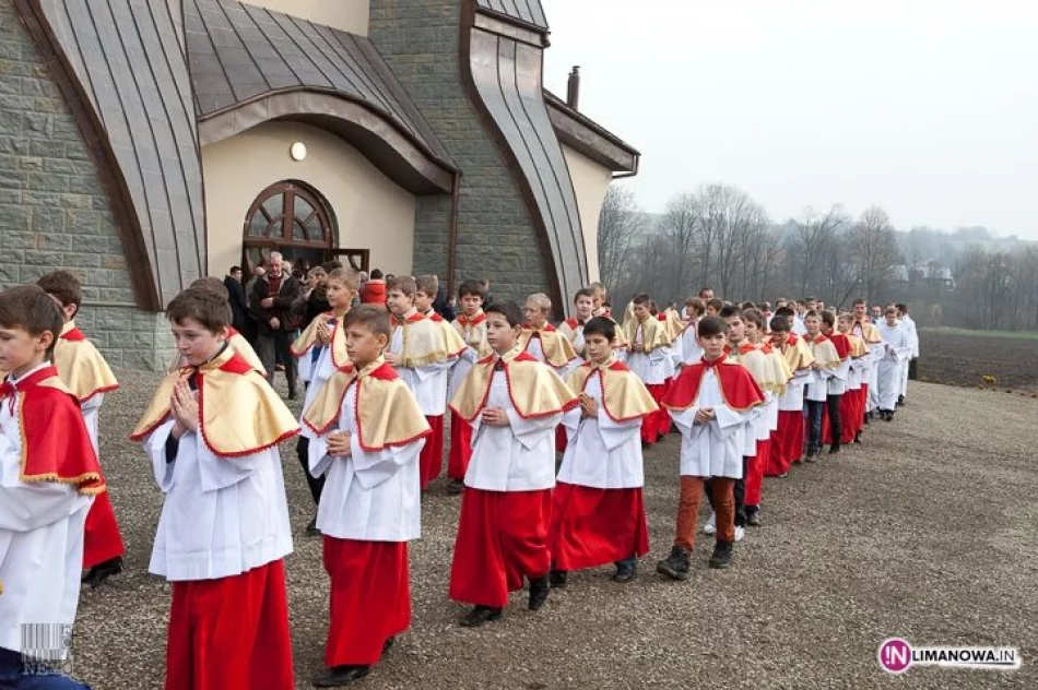 Poświęcenie nowego kościoła w Słopnicach - zdjęcie 9