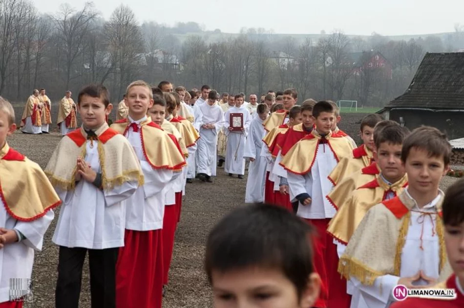 Poświęcenie nowego kościoła w Słopnicach - zdjęcie 10