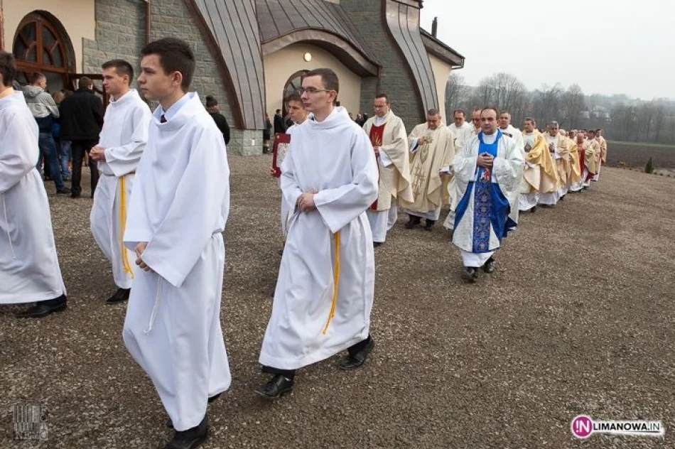 Poświęcenie nowego kościoła w Słopnicach - zdjęcie 13