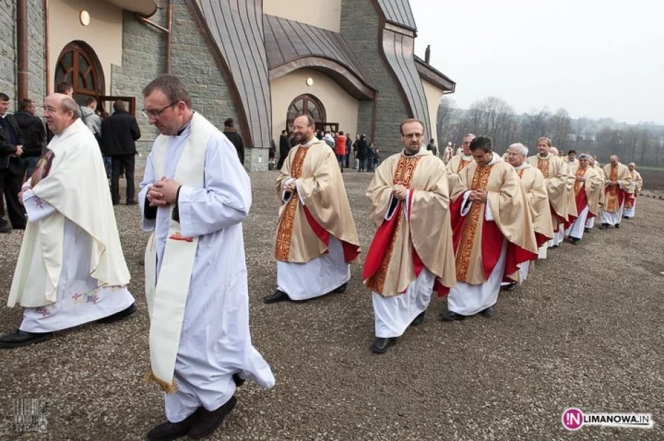 Poświęcenie nowego kościoła w Słopnicach - zdjęcie 20