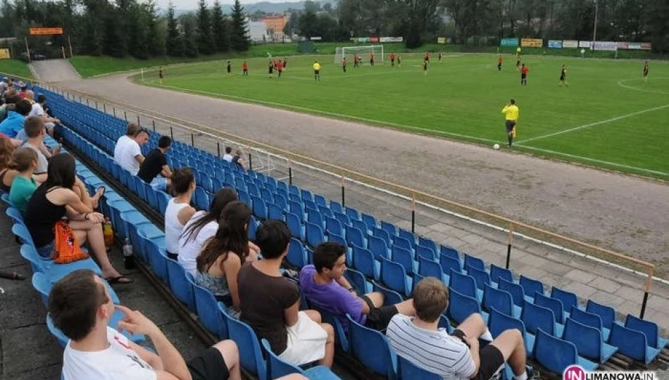 Walka o kolejne punkty. Piłkarski weekend. - zdjęcie 1