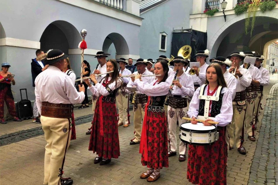 Patriotyczna podróż orkiestry "Echo Gór" na Litwę - zdjęcie 5