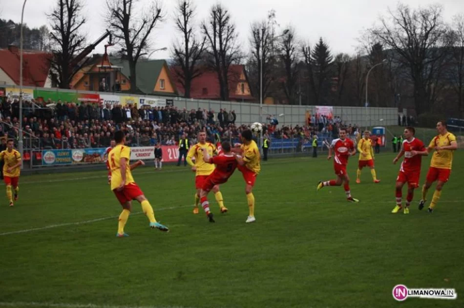 Znicz Pruszków remisuje z Limanovią 2013/2014 - zdjęcie 15