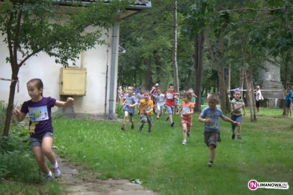 NIEMOWLAKI wzięły udział w biegu osiedlowym - zdjęcie 4