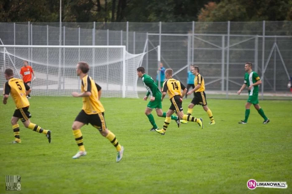 Limanovia Szubryt Limanowa - Świt Nowy Dwór Mazowiecki 2013/2014 - zdjęcie 11