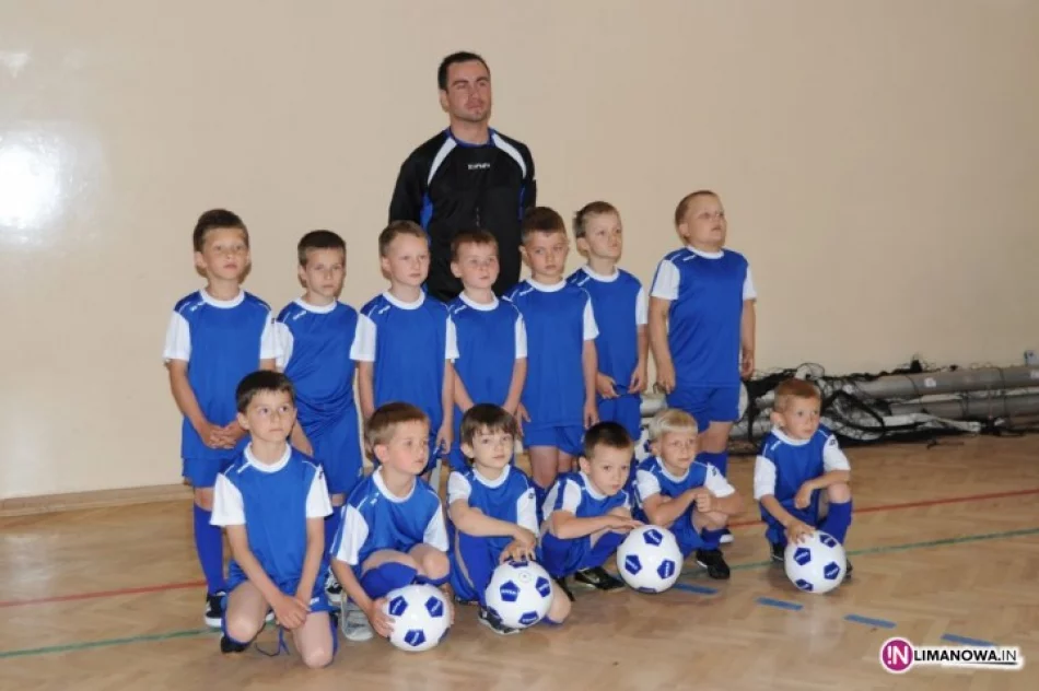 W Szczyrzycu otwarto szkółkę piłkarską - zdjęcie 2