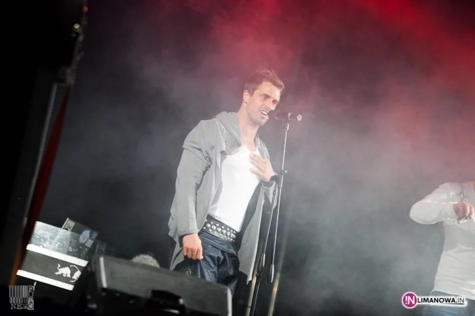 Koncert zespołu Future Folk na Pikniku Gminy w Pisarzowej - zdjęcie 7