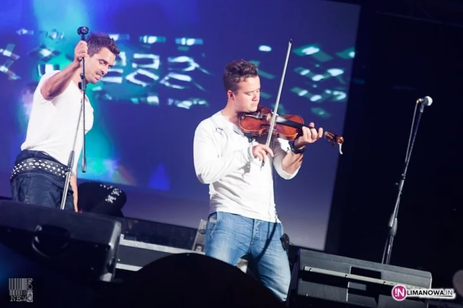 Koncert zespołu Future Folk na Pikniku Gminy w Pisarzowej - zdjęcie 15