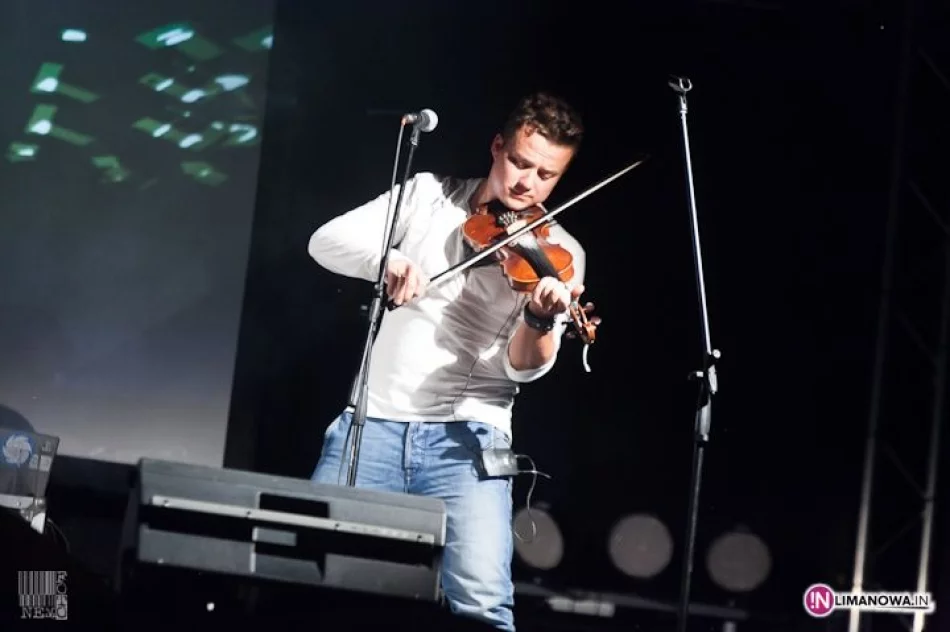 Koncert zespołu Future Folk na Pikniku Gminy w Pisarzowej - zdjęcie 17