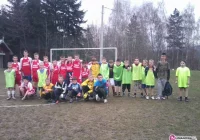 Debiut w meczu 30 trampkarzy z Pasierbca - zdjęcie główne