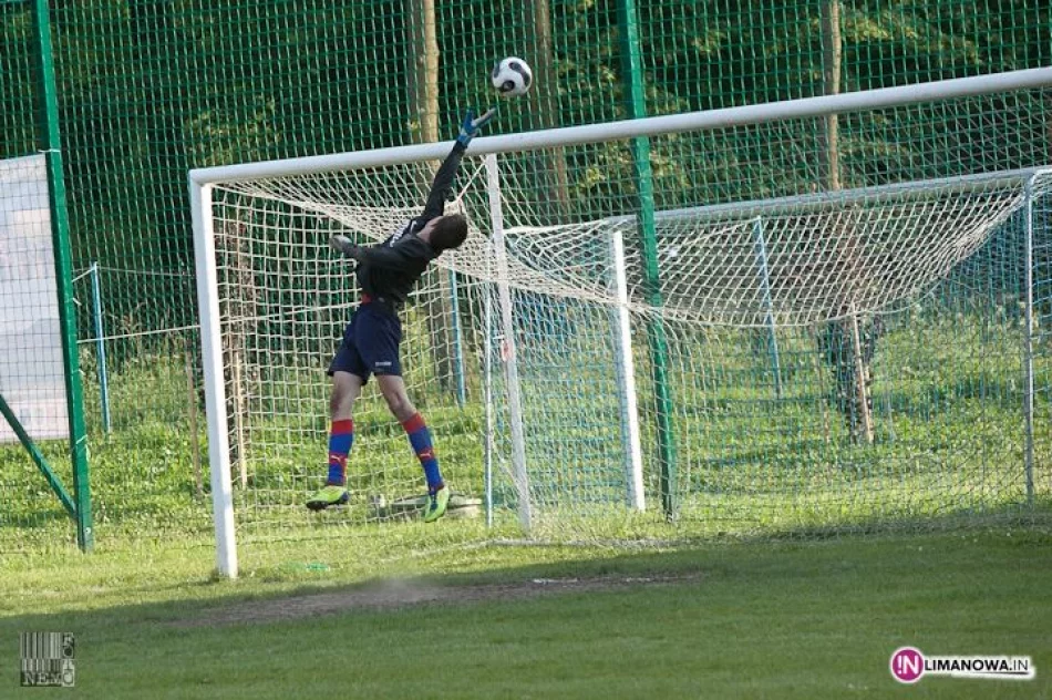 Juniorzy Sokoła remisują na zkończenie sezonu 2012/2013 - zdjęcie 4