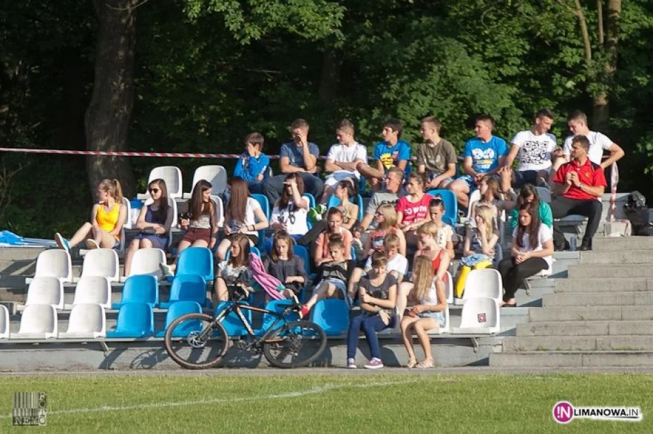 Juniorzy Sokoła remisują na zkończenie sezonu 2012/2013 - zdjęcie 12