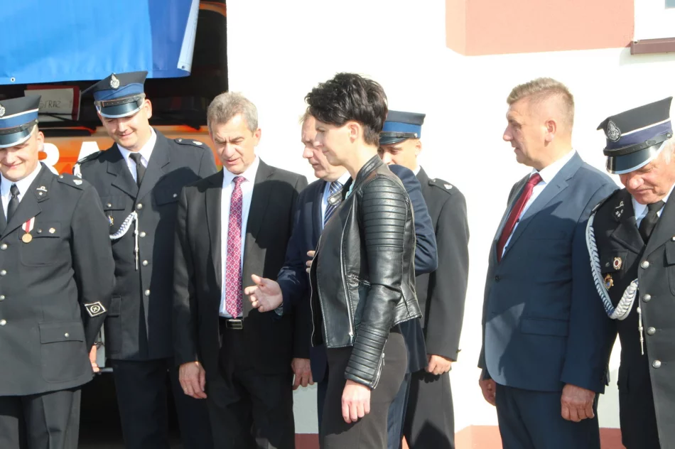 Nowy sprzęt ratowniczy dla pięciu jednostek OSP oraz modernizacja remizy OSP Wysokie - zdjęcie 5