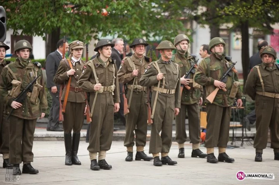 Święto Flagi Rzeczypospolitej Polskiej 2013 - zdjęcie 6