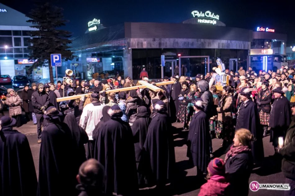 Droga Krzyżowa ulicami Mszany Dolnej (2013) - zdjęcie 3