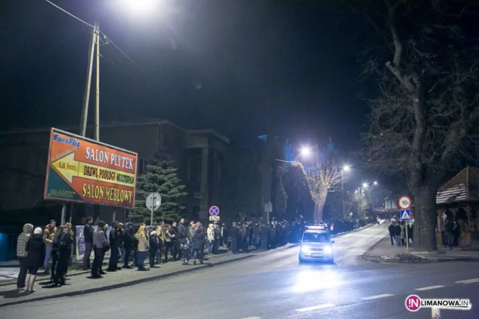 Droga Krzyżowa ulicami Mszany Dolnej (2013) - zdjęcie 5