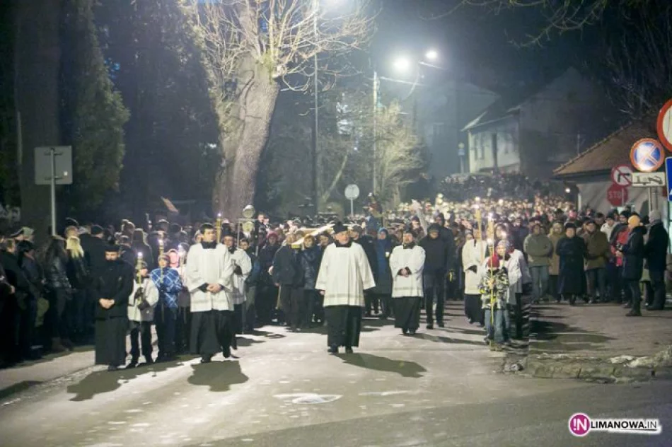 Droga Krzyżowa ulicami Mszany Dolnej (2013) - zdjęcie 9