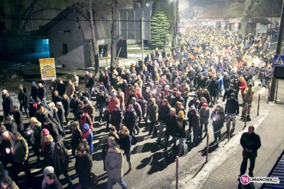 Droga Krzyżowa ulicami Mszany Dolnej (2013) - zdjęcie 18