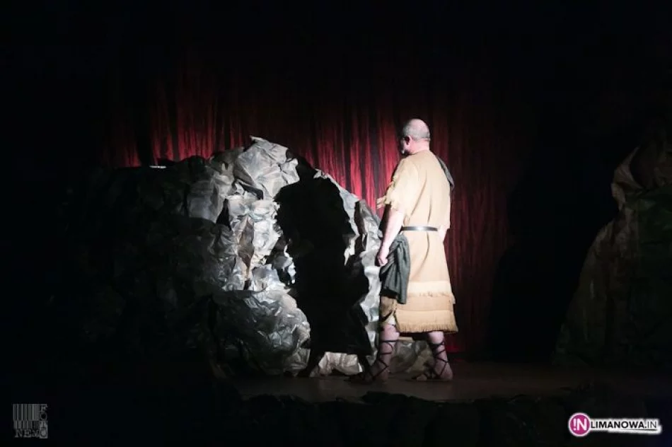 "Pójdź za mną" - Męka Pańska w Mszanie Dolnej - zdjęcie 3