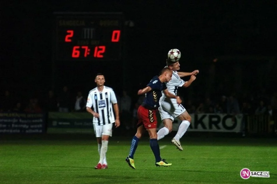 Biało-czarni przegrali na swojej murawie - zdjęcie 4