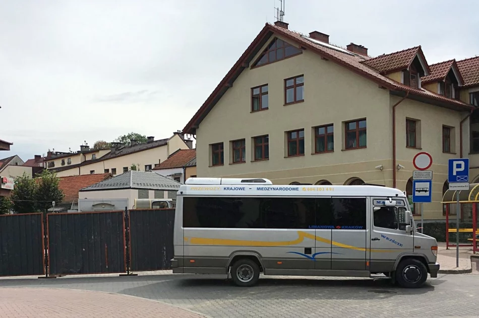 Mały Rynek zamknięty dla busów. Ruszyła budowa postumentu pod pomnik Piłsudskiego - zdjęcie 3