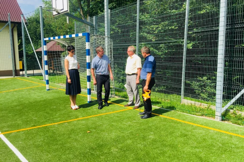 Powstała baza rekreacyjno-sportowa w Sowlinach i Młynnem  - zdjęcie 8