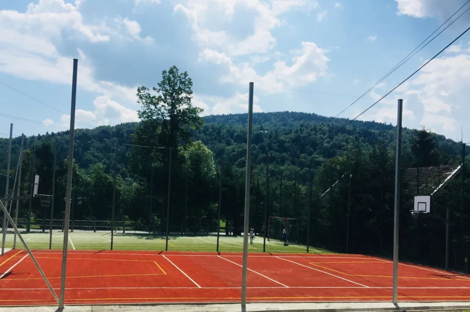 Powstała baza rekreacyjno-sportowa w Sowlinach i Młynnem  - zdjęcie 11