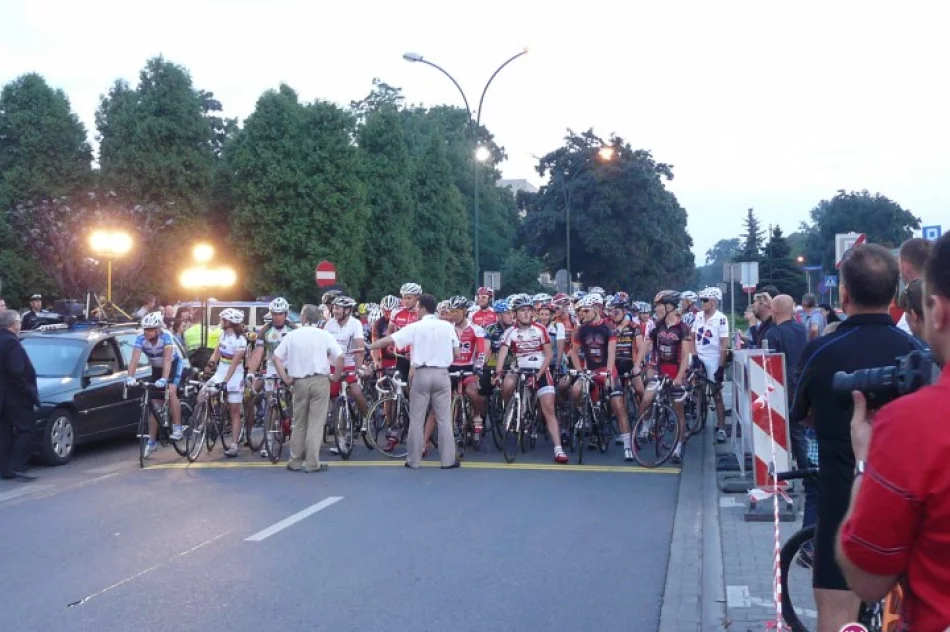 Atrakcyjni nocni kolarze - zdjęcie 2