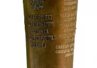 Ze zmiennym szczęściem - zdjęcie główne
