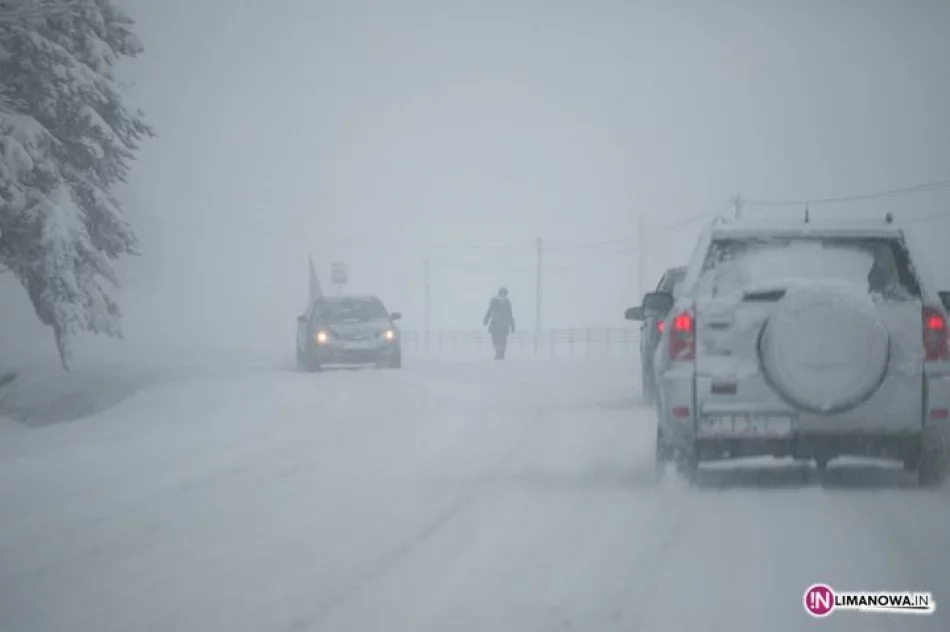 Intensywne opady śniegu w regionie - zdjęcie 6