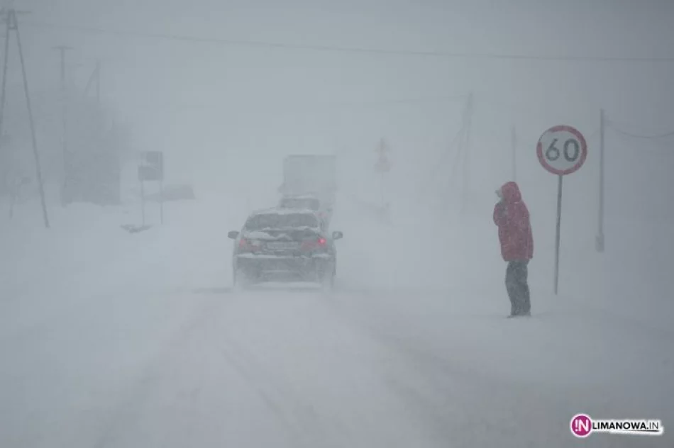 Intensywne opady śniegu w regionie - zdjęcie 9