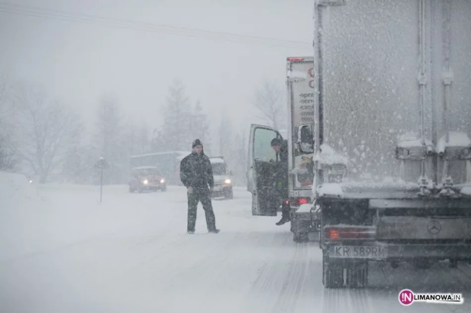 Intensywne opady śniegu w regionie - zdjęcie 10