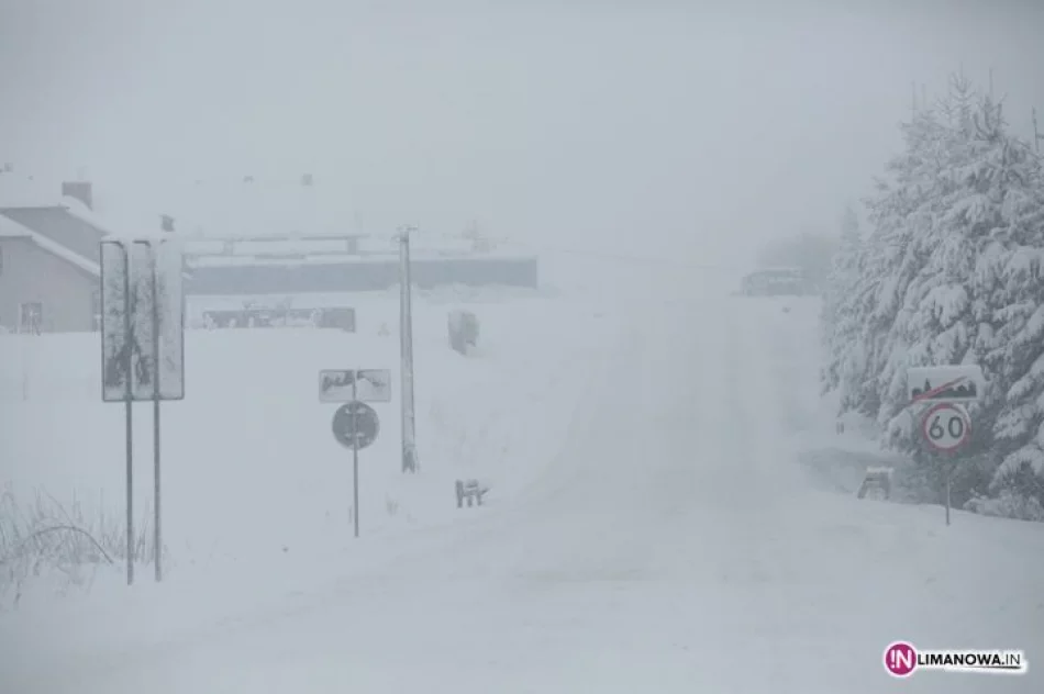 Intensywne opady śniegu w regionie - zdjęcie 18