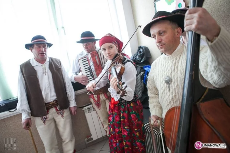 Otwarcie świetlicy wiejskiej w Zamieściu - zdjęcie 10